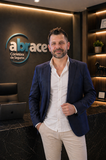 Fundador da Abrace Corretora de Seguros, em Bauru/SP